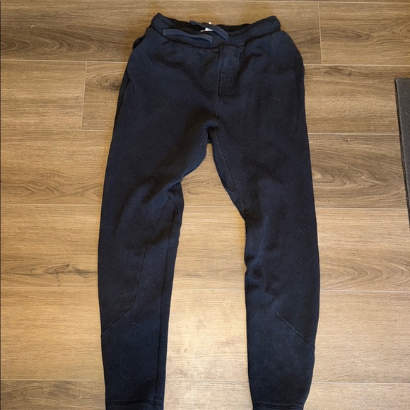 Alo Yoga Men’s Fleece Jogger Bundle - Picture 7 of 9